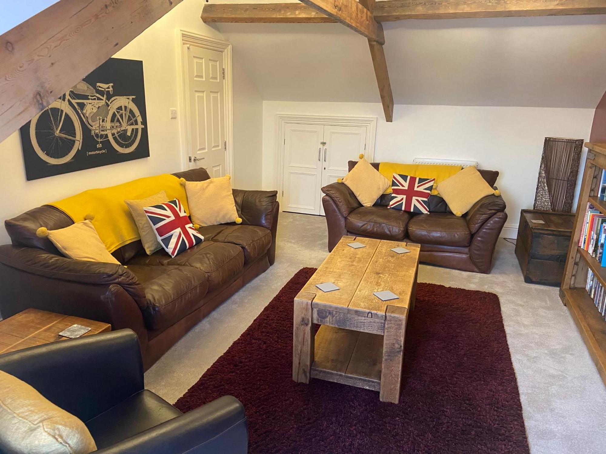 County Loft Penthouse Apartment ウィットビー エクステリア 写真